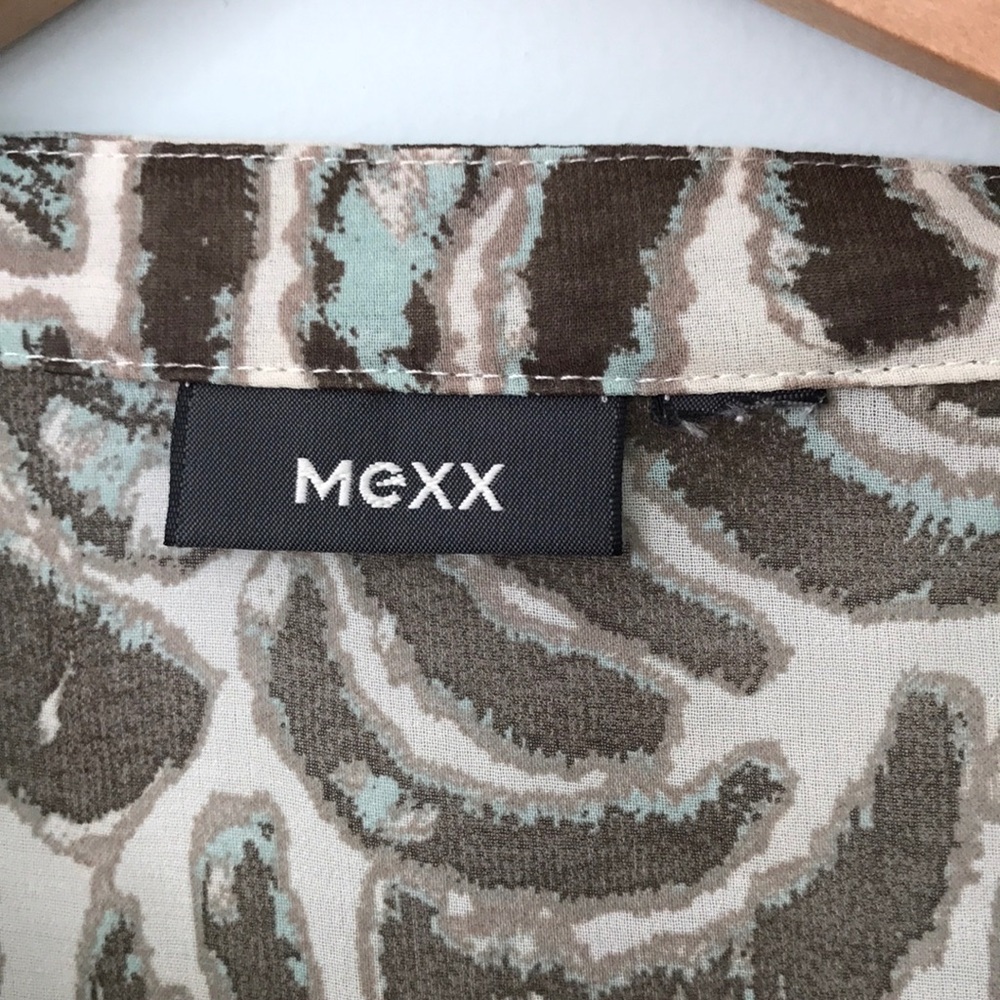Shear Blouse - Picture 3 of 3